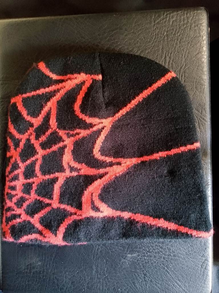 BLACK AND RED SPIDER WEB DESIGN BEANIE TAMMIE WOOLY BUNNET - ONE SIZE - GOTH PUNK BIKER INDIE