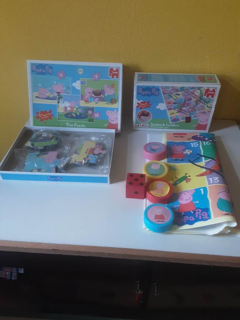 Peppa pig  trio puzzles  and Peppa pig  snakes and ladders  game  both boxed 