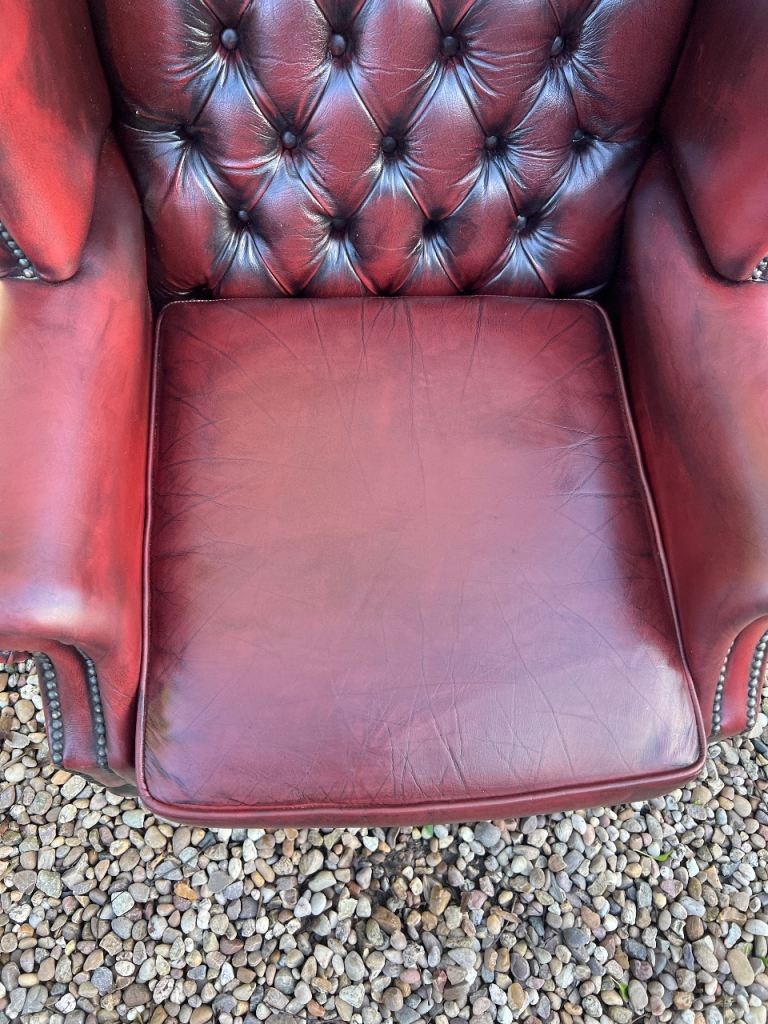 Beautiful Chesterfield Thomas Lloyd Oxblood Leather Queen Anne Chair