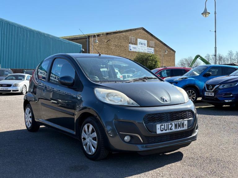 2012 Peugeot 107 1.0 Active 3dr ++ 11 SERVICES / CARPLAY / LOW INSURANCE / 20 TAX ++ HATCHBACK Pe...