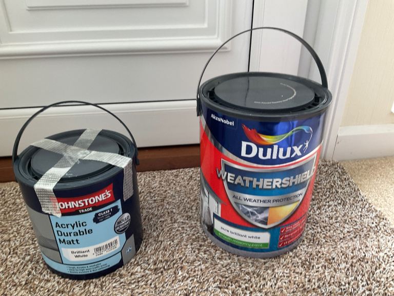 Johnstone’s Acrylic Durable Matt Brilliant 