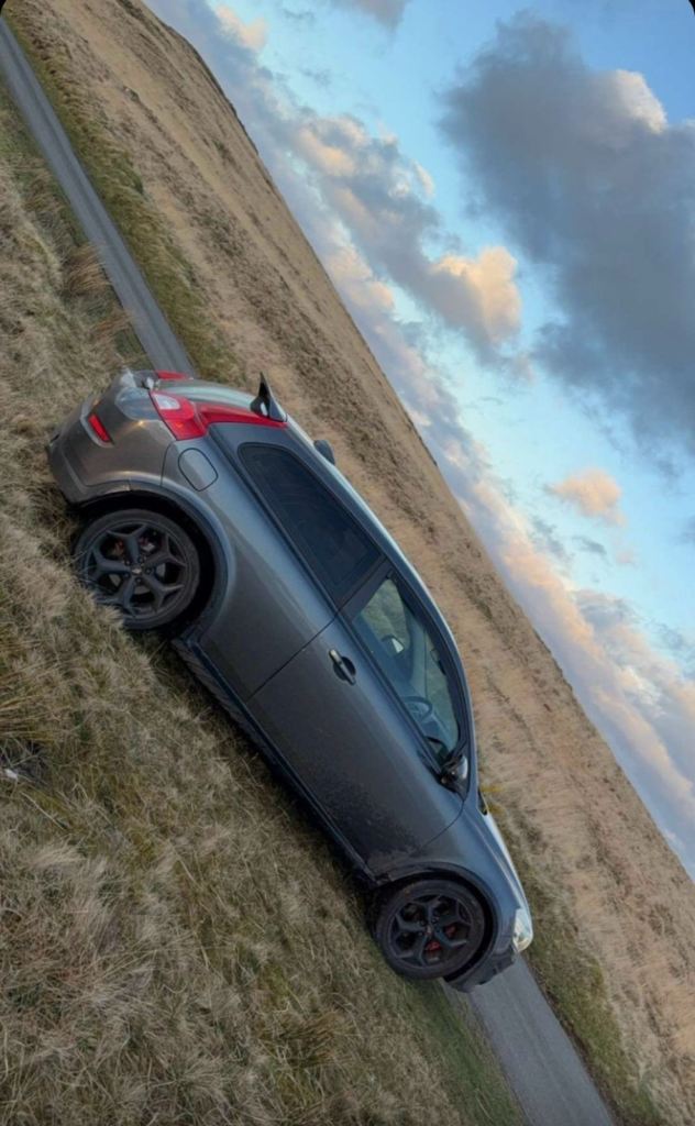 Volvo c 30 2.0 174 bhp 5 2011 breaking only 