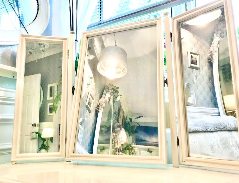 White triple adjustable dressing table mirror, stand alone, tilting action 