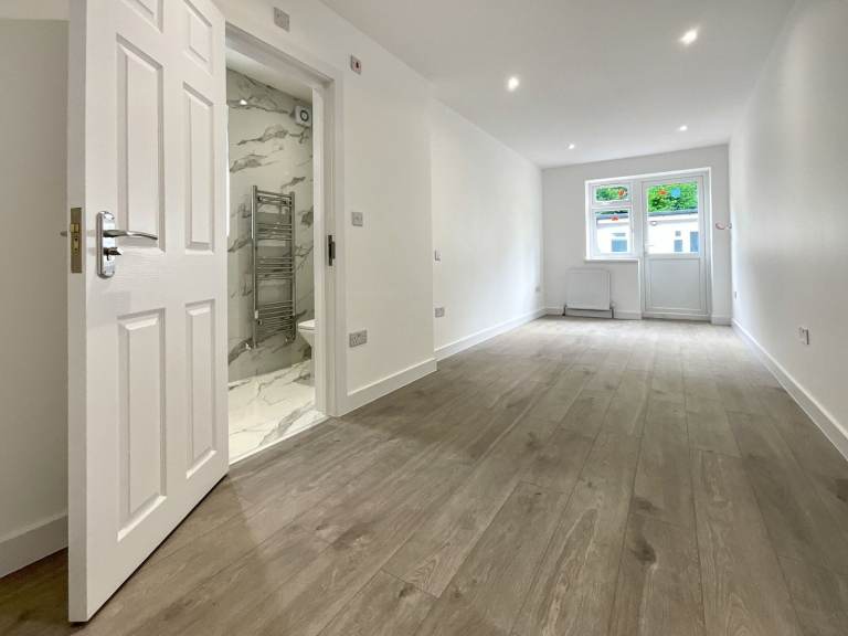 BRAND NEW ROOMS TO RENT SLOUGH 