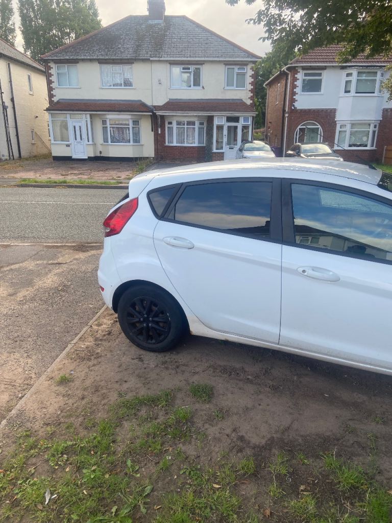 Ford, FIESTA, Hatchback, 2012, Manual, 1560 (cc), 5 doors