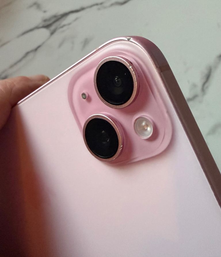 Pink iPhone 15 128gb