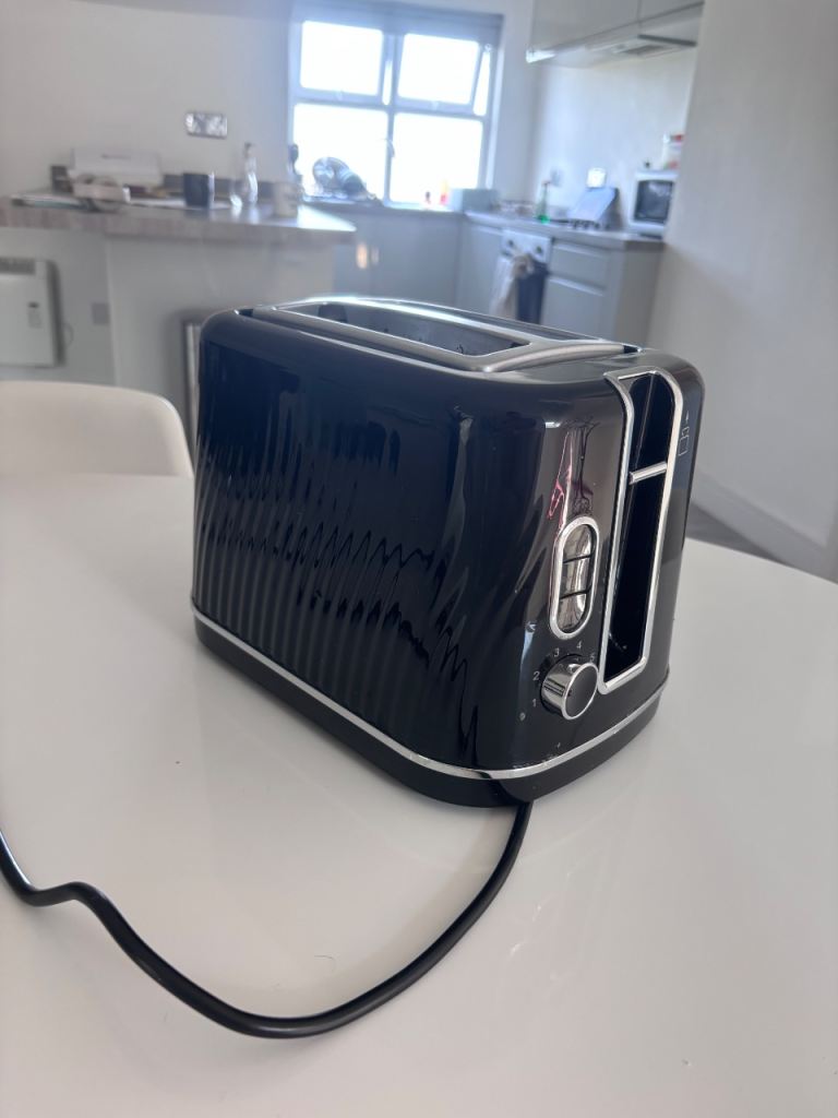 Black Toaster – Good Condition