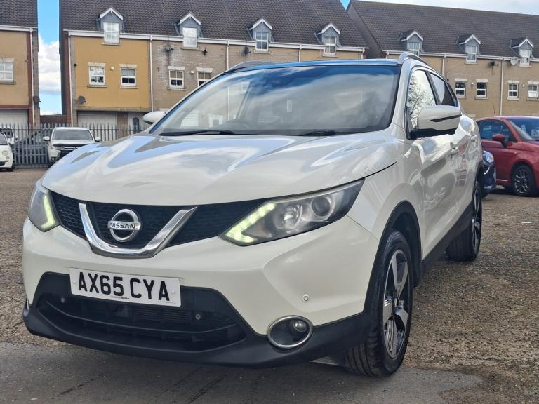 2015 Nissan Qashqai 1.2 DiG-T N-Tec+ 5dr HATCHBACK Petrol Manual