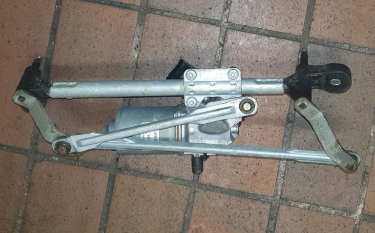 Vauxhall Corsa D Front Wiper Motor And Linkage 2008