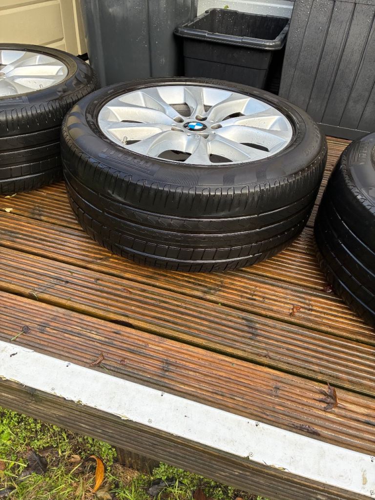 Genuine 19” BMW alloy wheels and tyres. 