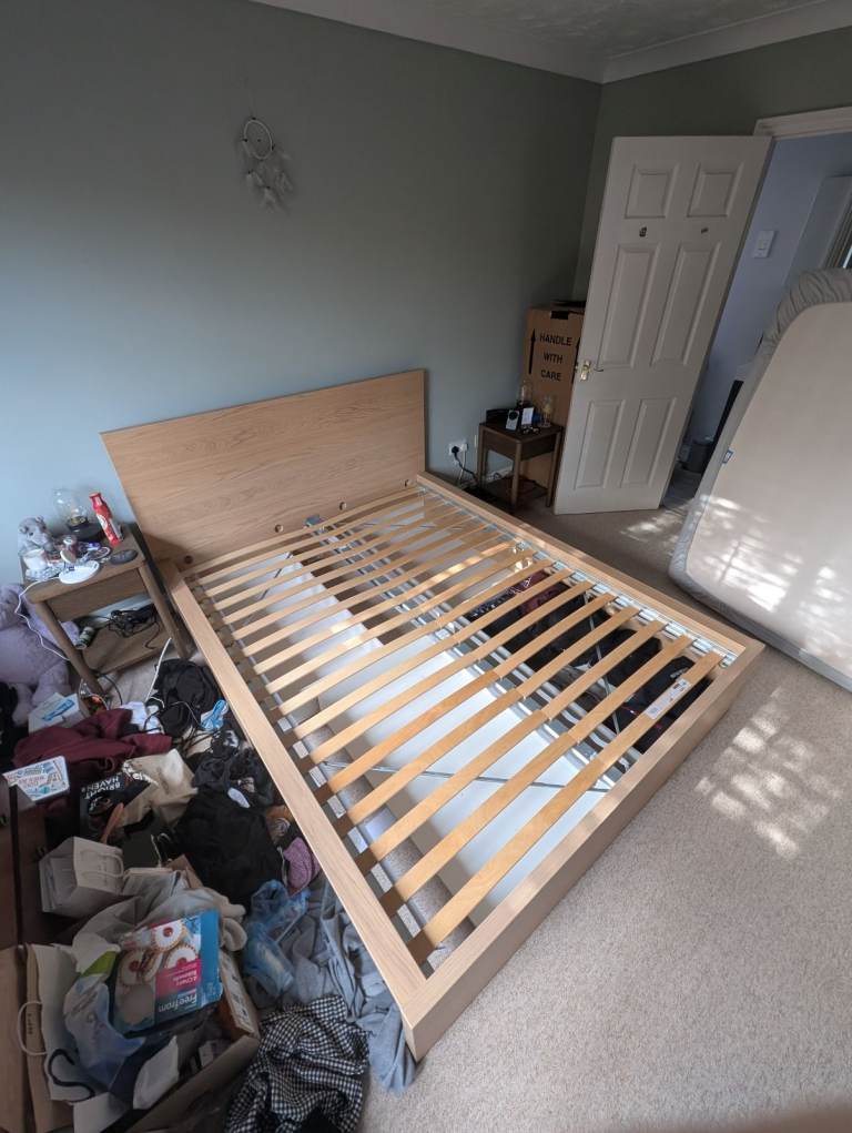 King Size IKEA MALM bed frame - 4 drawers 