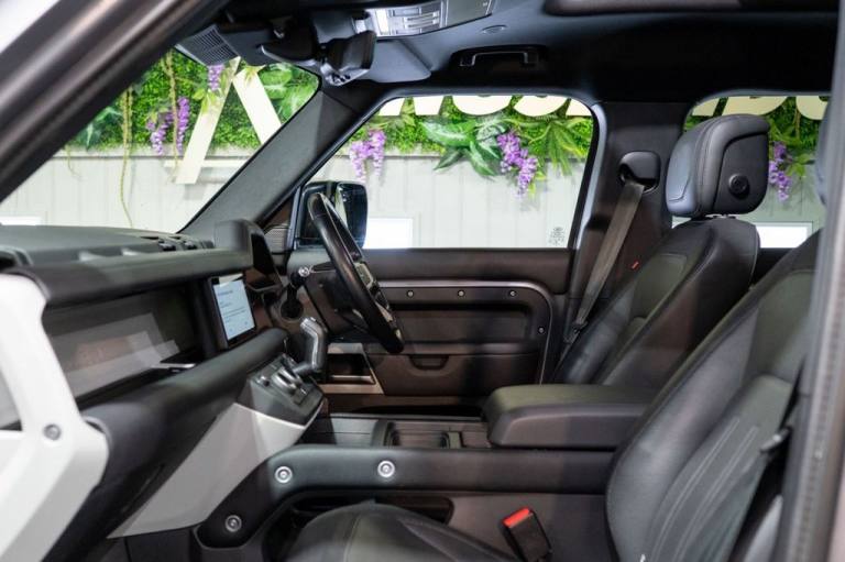 2021 Land Rover Defender 3.0 D300 MHEV X-Dynamic HSE SUV 5dr Diesel Auto 4WD Euro 6 (s/s) (300 ps...