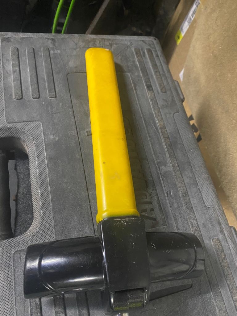 Steering wheel lock 