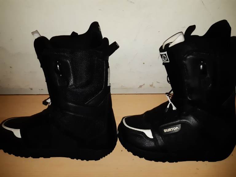 Burton Moto Speedlace sz 9uk Snowboard boots