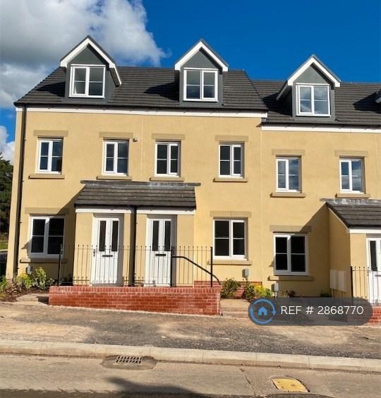 3 bedroom house in Ffordd Y Celyn, Bridgend, CF35 (3 bed) (#2868770)
