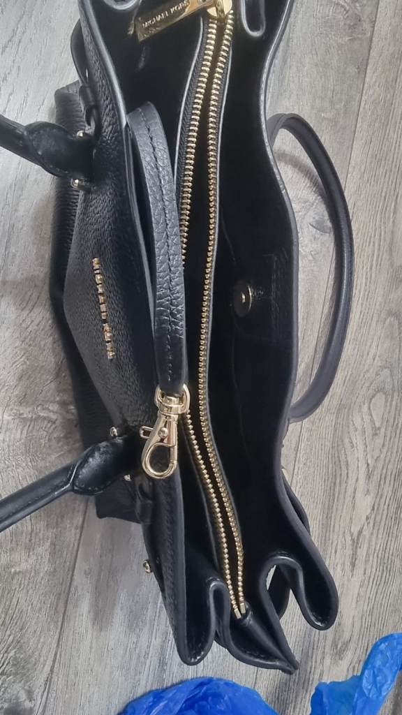 MICHAEL KORS GENUINE LEATHER BAG 