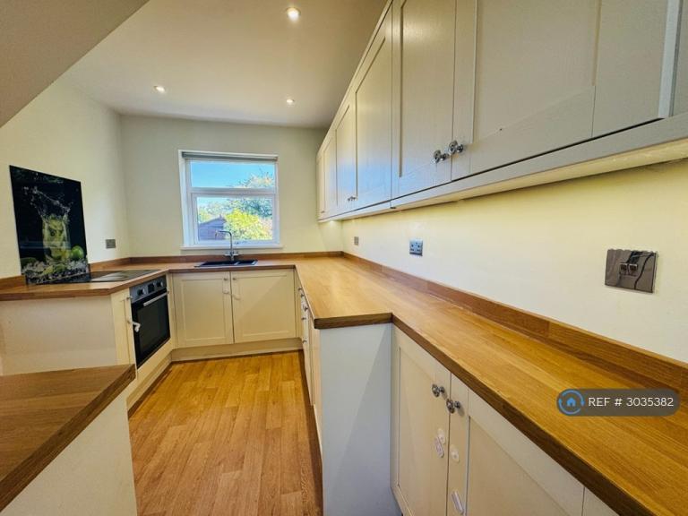 3 bedroom house in Collingwood Drive, Manchester, M27 (3 bed) (#3035382)