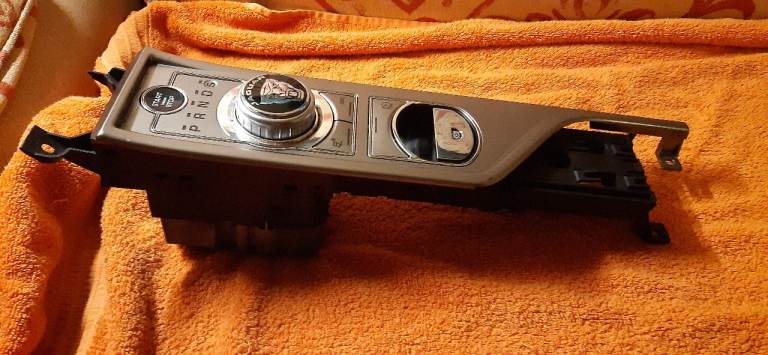 Jaguar electronic gear selector