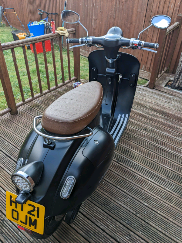 Electric moped (retro style)