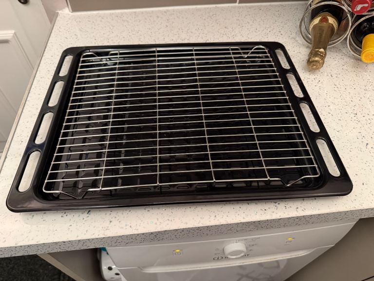 Oven tray