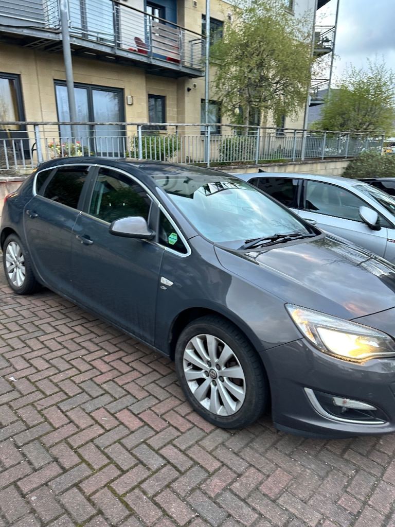 Vauxhall, ASTRA(Elite), Automatic,Hatchback, 2013, Semi-Auto, 1956 (cc), 5 doors