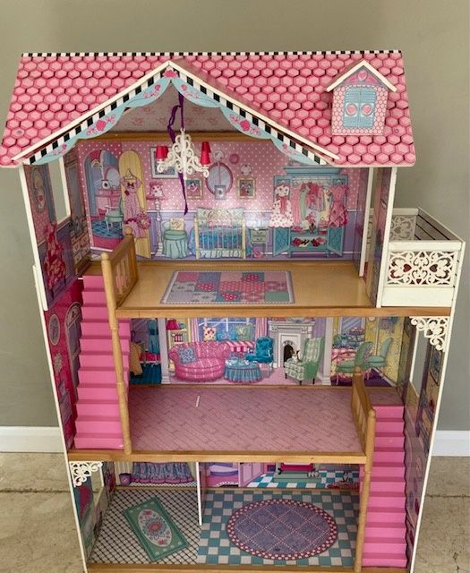 Early Learning Rosebud Dolls House 