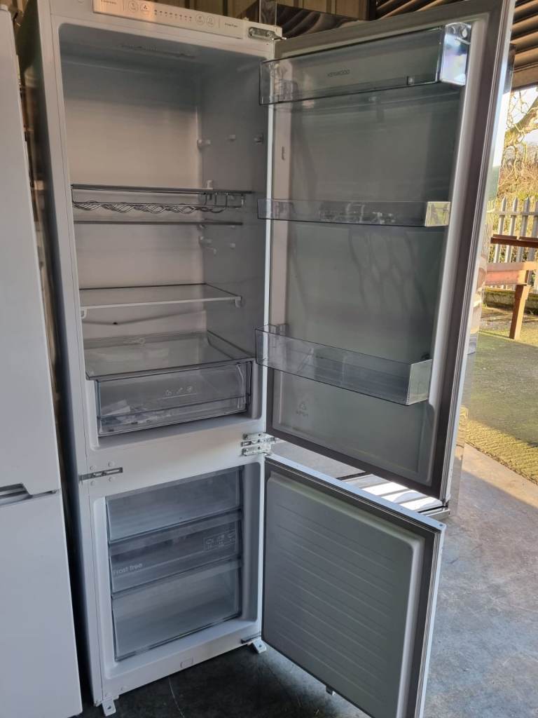 Ex-display 70/30 integrated fridge freezer & free delivery warranty