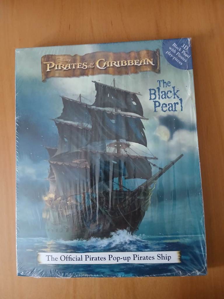 Disney Pirates of the Caribbean Black Pearl Pop-up Ship Book – NEW