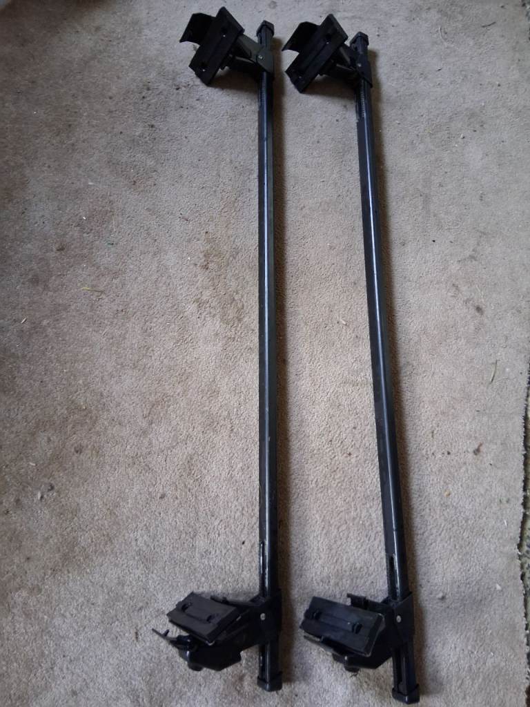Thule Car Roof bars 4 feet adjustable  Unused