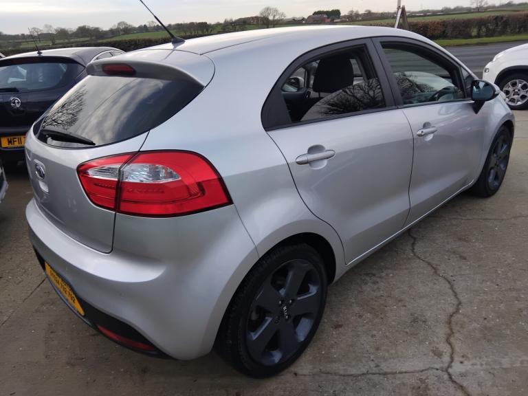 2011 Kia Rio 1.4 3 5 DOOR HATCHBACK VERY ECONOMICAL  FULL MOT AND SERVICE  HATCHBACK Petrol Manual
