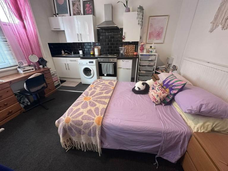 Studio Flat - Portswood - BILLS INC - Available November 2026