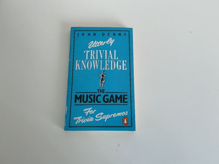 TRIVIAL KNOWLEDGE. THE MUSIC GAME. PENGUIN BOOK. JOHN DENNY