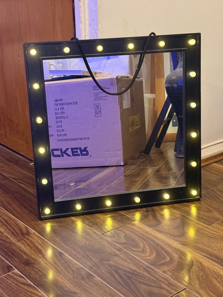 Black Square Hollywood LED Marquee Mirror - Wall-Hanging / Vanity Mirror