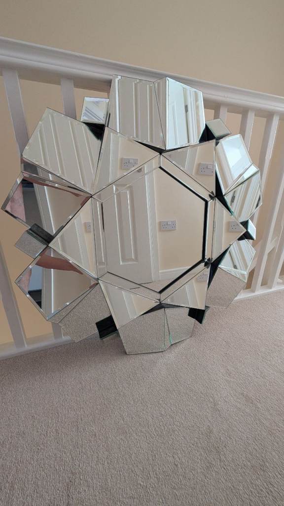 Stylish Geometric Mirrored Wall Decor – Good Condition