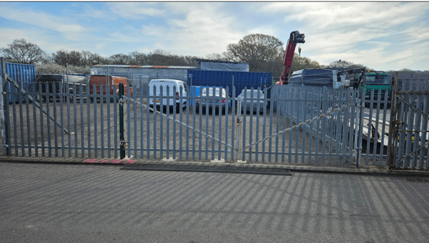 YARD FOR RENT 1242 SQ FT, MANOR TRADING ESTATE, BENFLEET, ESSEX, SS7 4PS - AVAILABLE 1 AUGUST 2026