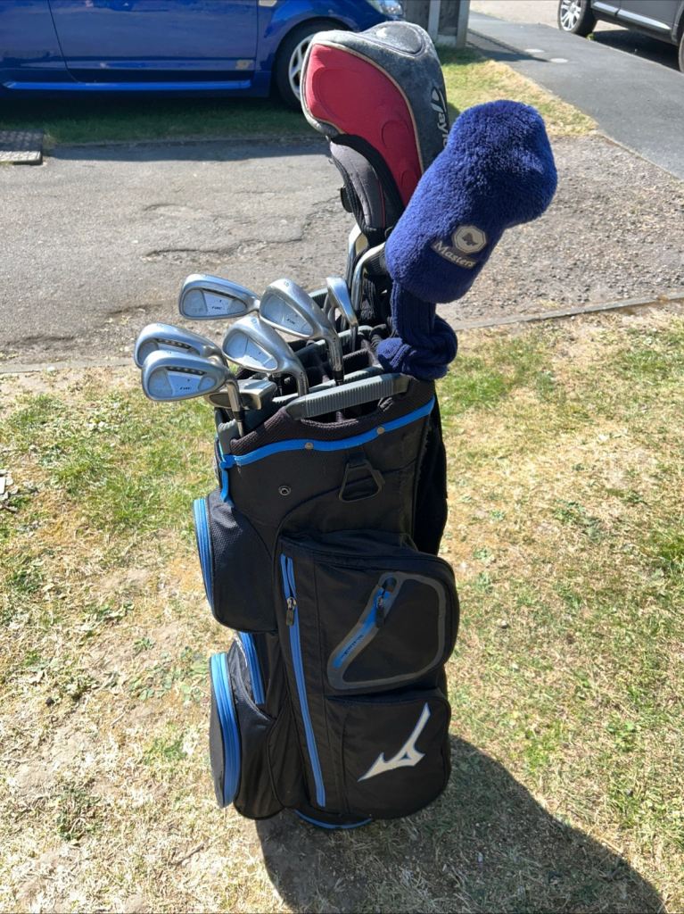 Men’s Golf Clubs Taylormade Driver 3-5 Wood 3-9 Iron Pw Sw Putter Mizuno Bag 