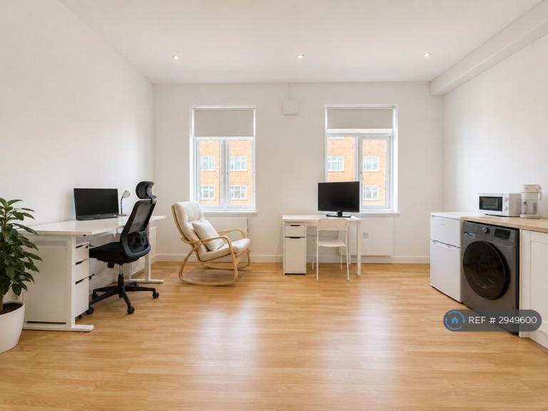 1 bedroom flat in Rucklidge Avenue, London, NW10 (1 bed) (#2949600)