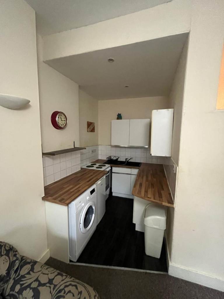 GORGIE GROUND FLOOR FLAT