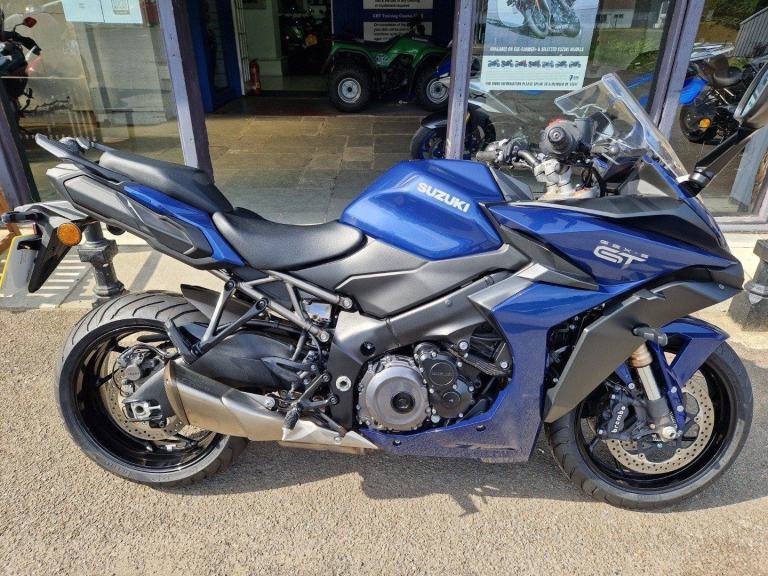 SUZUKI GSX-S1000GT IN BLUE