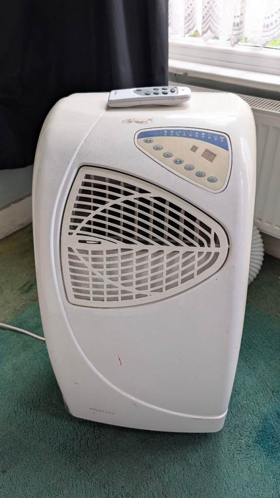Portable air conditioner / fan with remote 