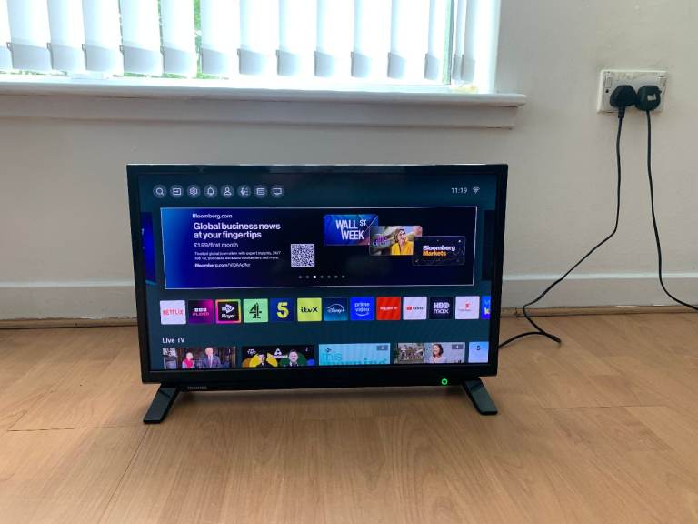 Toshiba 24WV2463DB 24" HD LED Smart TV