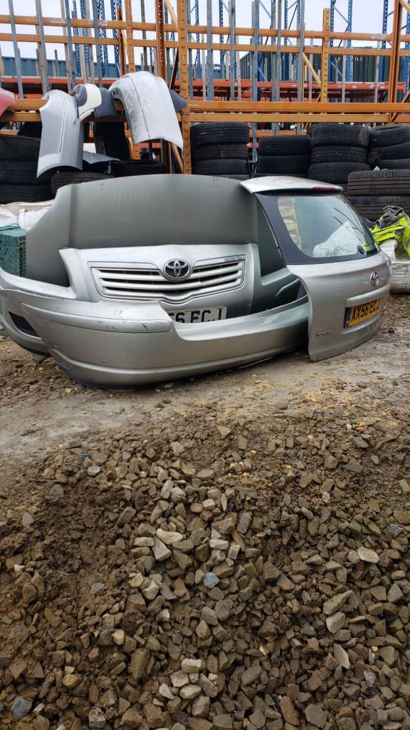 2006 toyota avensis front & rear bumper, tailgate +bonnet 