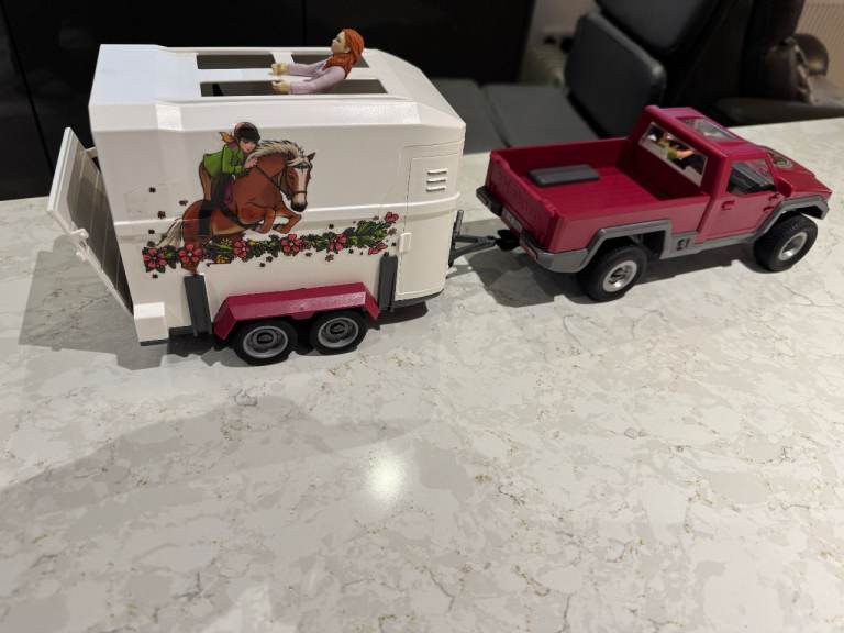 SCHLEICH TRUCK & TRAILER