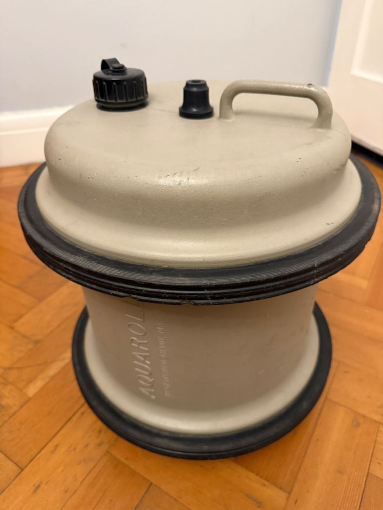 image for Aquaroll water carrier