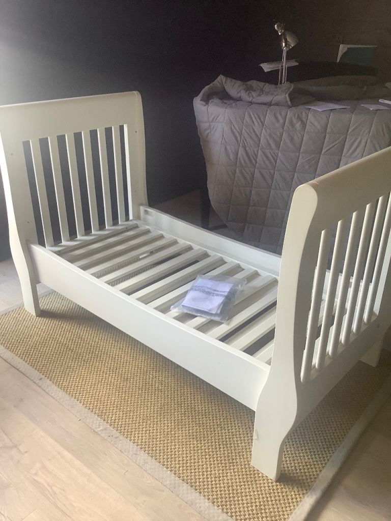 The Little White Company Nantucket Cot Bed – Good Condition