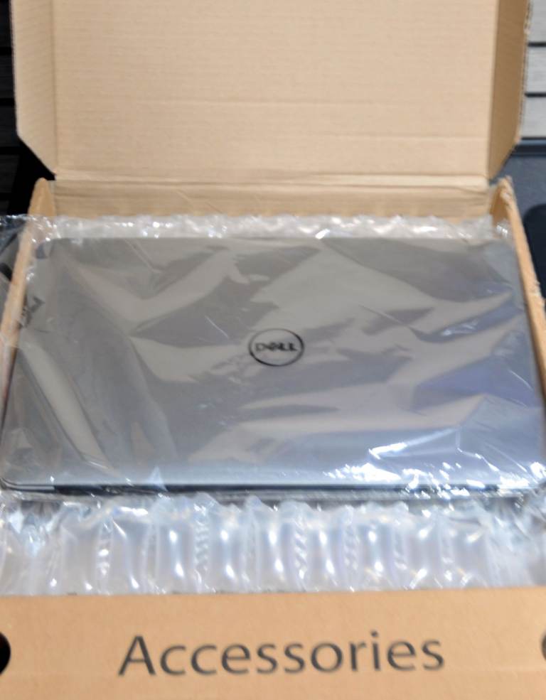 LUXURY GAMING LAPTOP - Dell boxed - TOUCHSCREEN - 15.6 inch and 1TB SSD