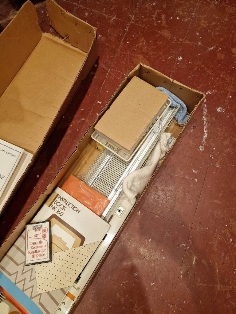 Vintage Empisal - Knitmaster HK 160 knitting machine