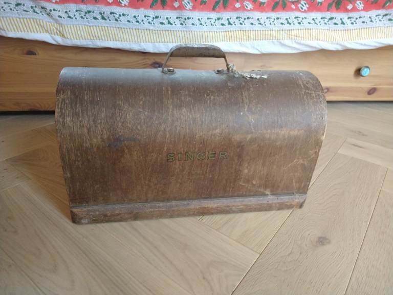 Lid/cover for Vintage Singer sewing machine