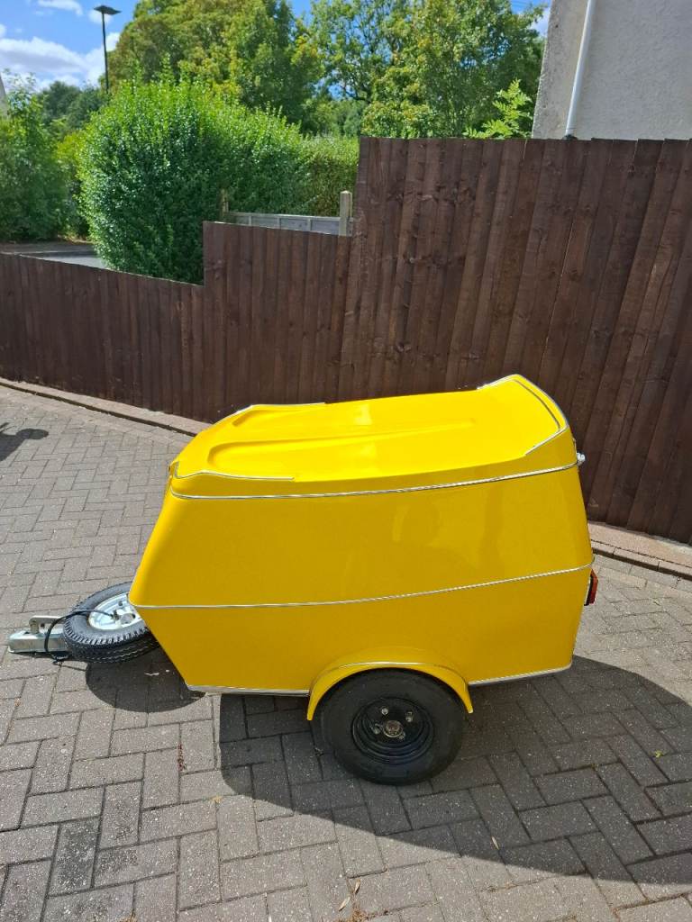 Camping trailer