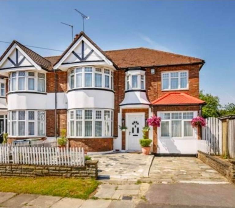 5 Bed  semi detached house to Rent 